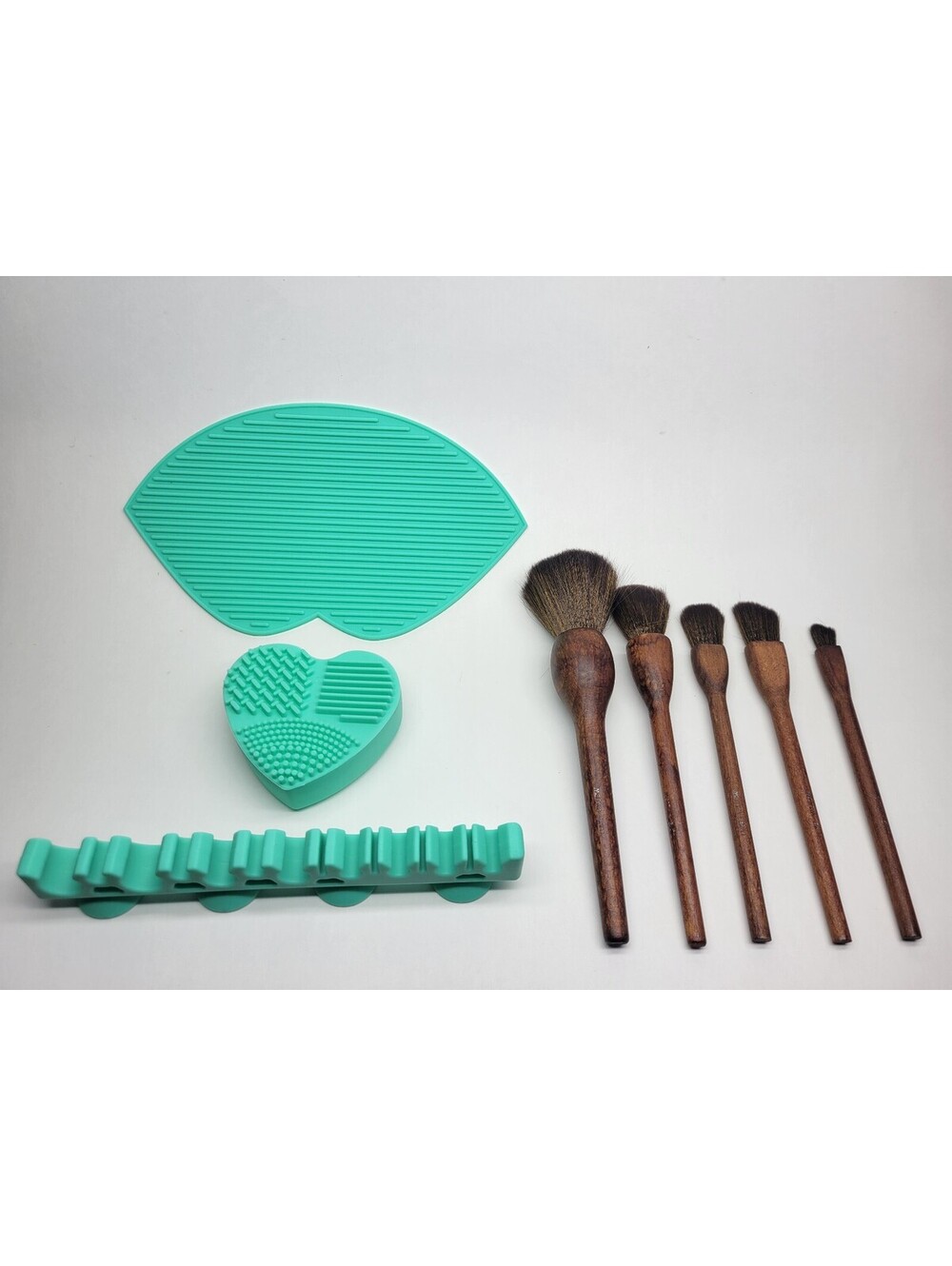 Luxe + Willow 5pc Makeup Brush Set + Macys 3 Pc Brush Cleaning mat & Holder set